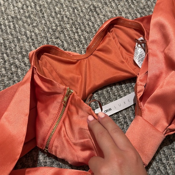 ASOS  Luxe top coral color satin oversized bow crop - Picture 5 of 7